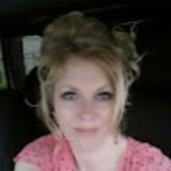 Meet your Posher, Tori - Picture 1 of 1